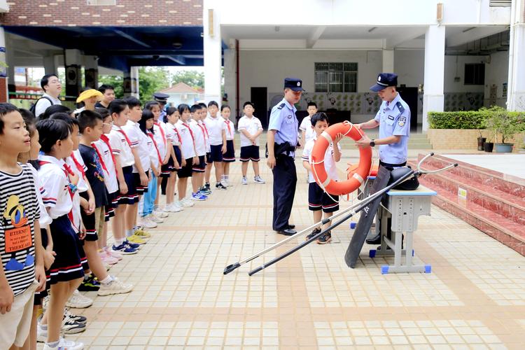 南宁市红十字会携手世界游泳冠军开展防溺水安全教育