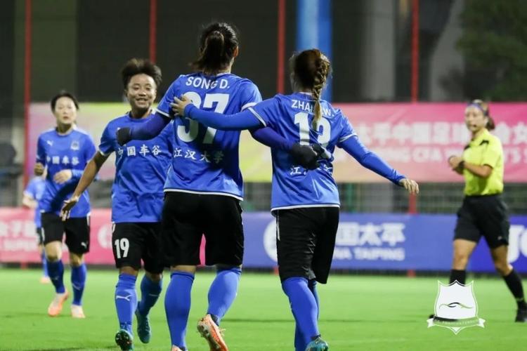 足球——女超联赛:武汉车谷江大队胜陕西志丹队