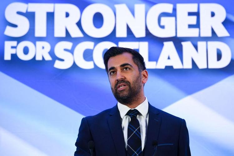 约翰·斯温尼当选英国苏格兰民族党党首