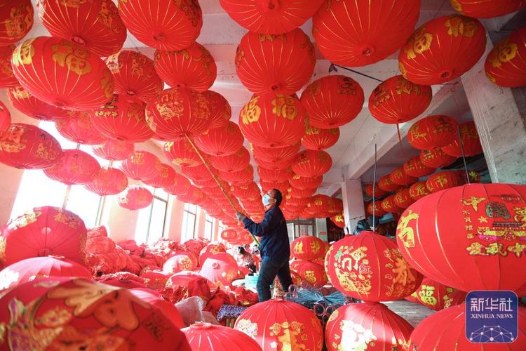 石家庄藁城宫灯进入销售旺季 每天数十万件产品转运到全国各地